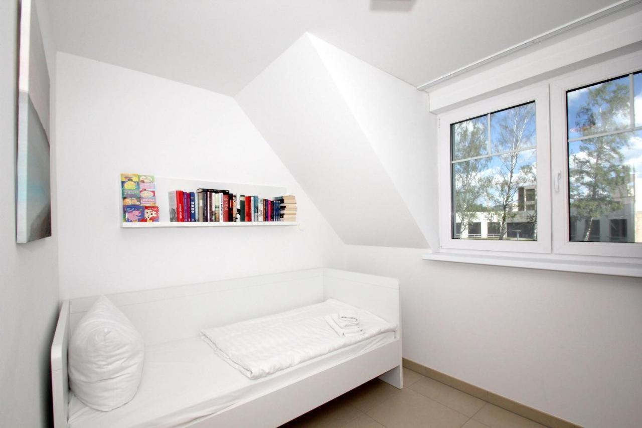 Strandnahe Fewo Mit Balkon, Gratis Nutzung Vom Ahoi Erlebnisbad Und Sauna In Sellin - Rex Rugia Fewo 30-6 Lobbe Room photo